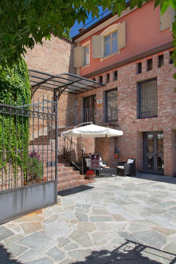 Hotel Castello Di Santa Vittoria Santa Vittoria d'Alba Ngoại thất bức ảnh