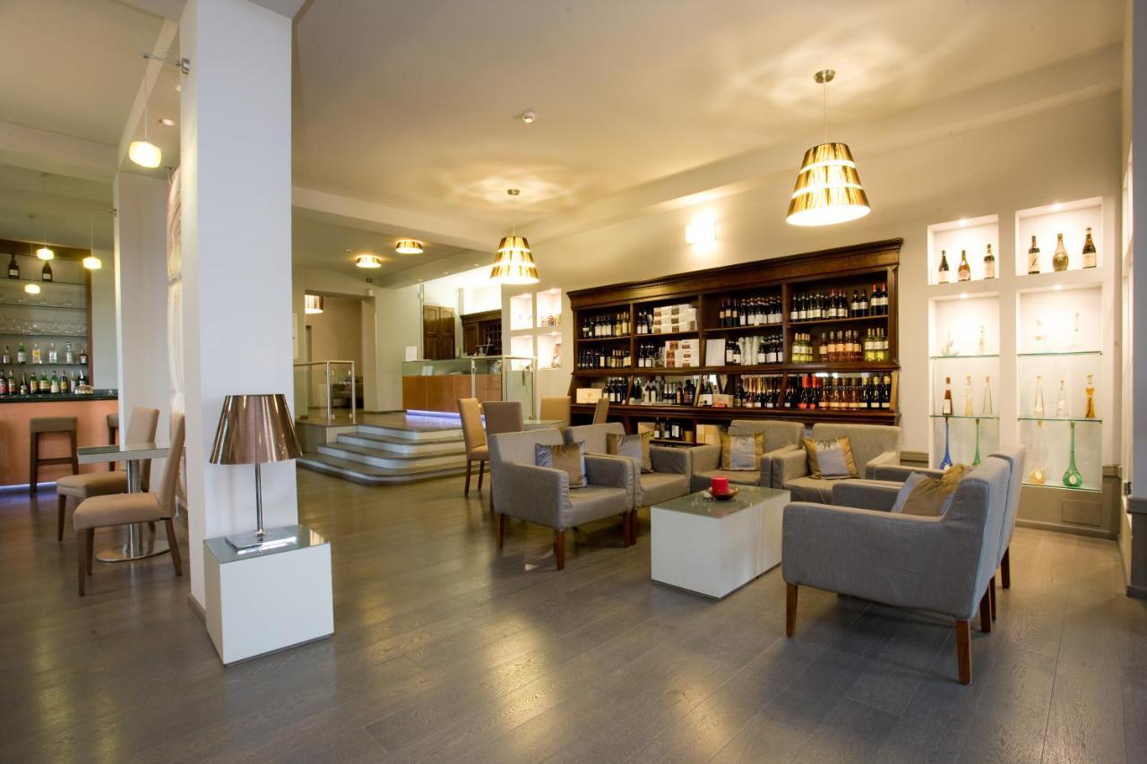 Hotel Castello Di Santa Vittoria Santa Vittoria d'Alba Ngoại thất bức ảnh