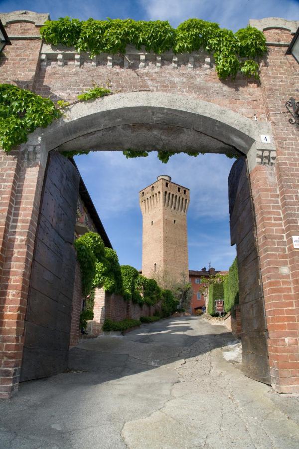 Hotel Castello Di Santa Vittoria Santa Vittoria d'Alba Ngoại thất bức ảnh