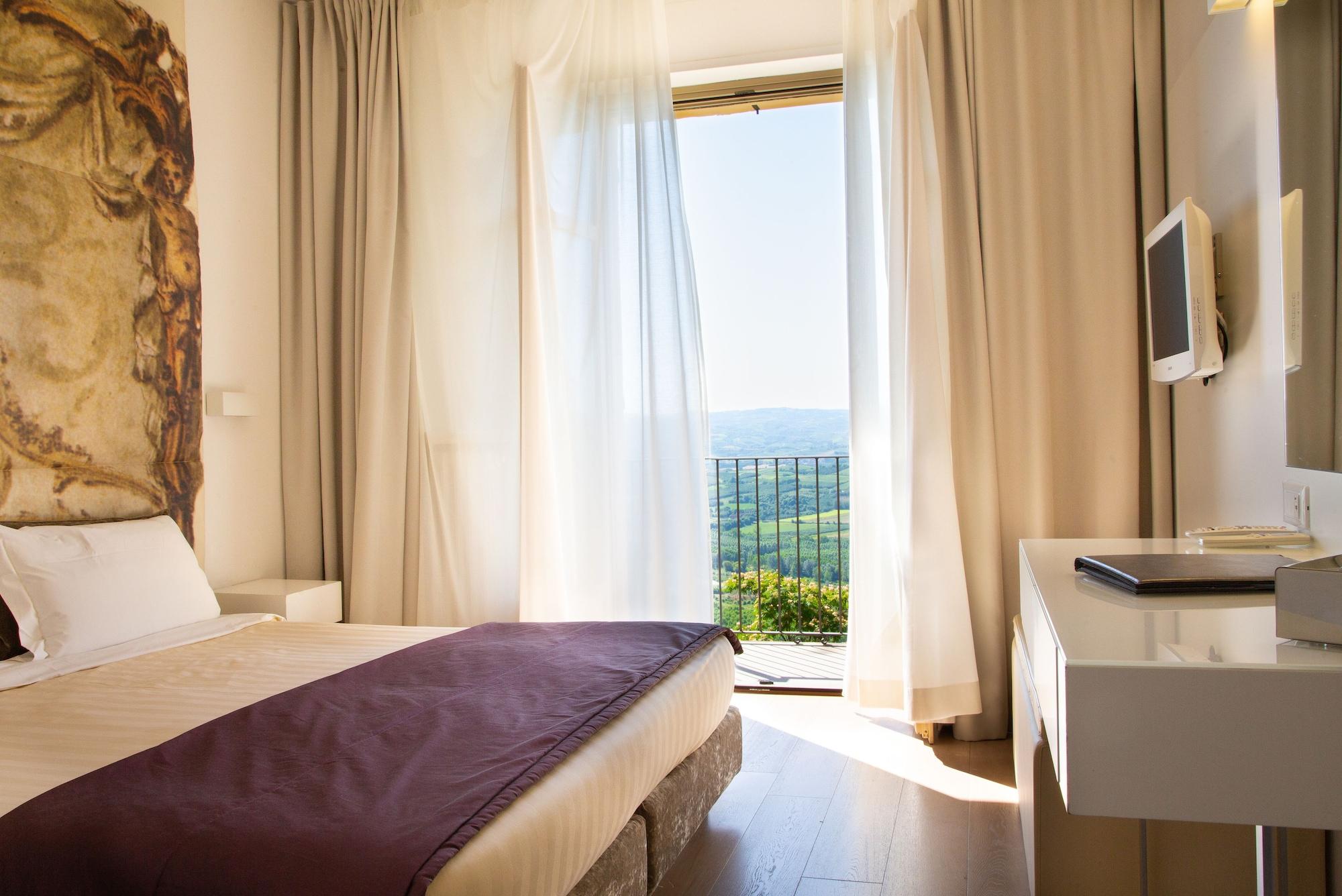 Hotel Castello Di Santa Vittoria Santa Vittoria d'Alba Ngoại thất bức ảnh