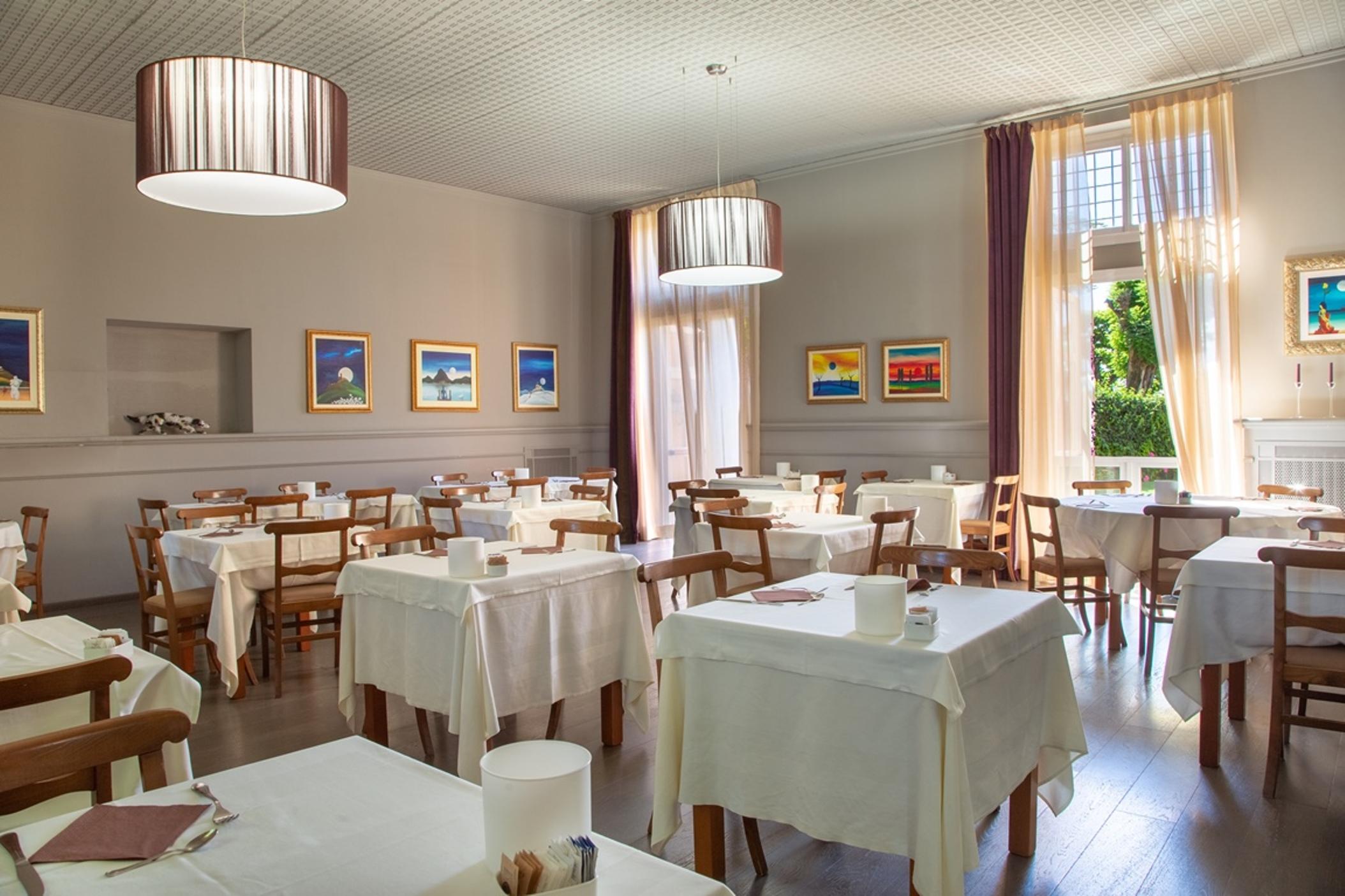 Hotel Castello Di Santa Vittoria Santa Vittoria d'Alba Ngoại thất bức ảnh