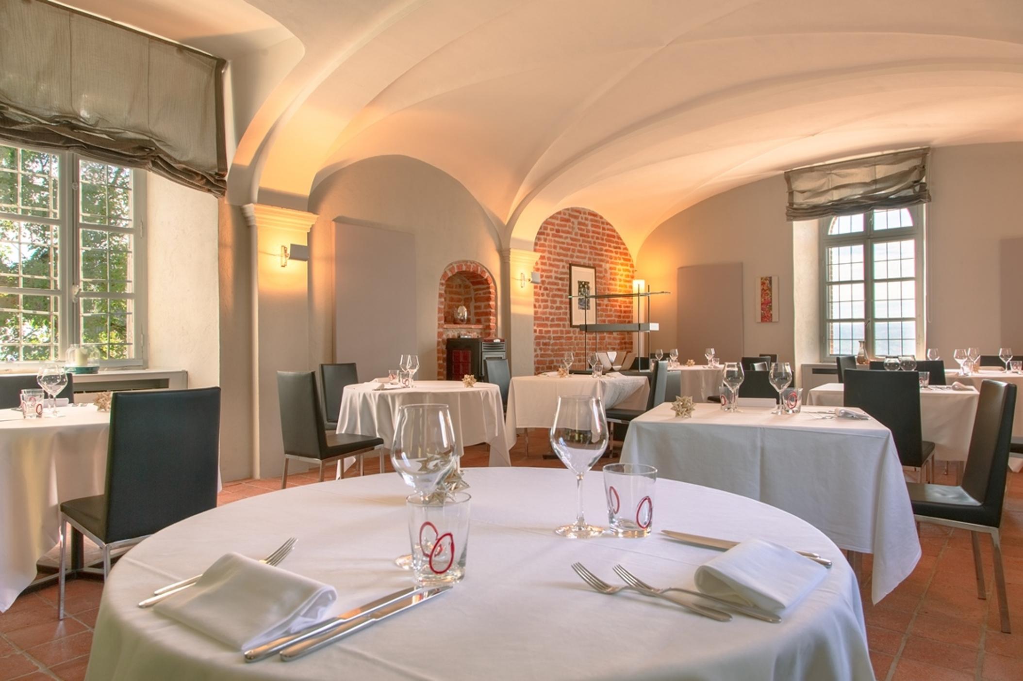 Hotel Castello Di Santa Vittoria Santa Vittoria d'Alba Ngoại thất bức ảnh