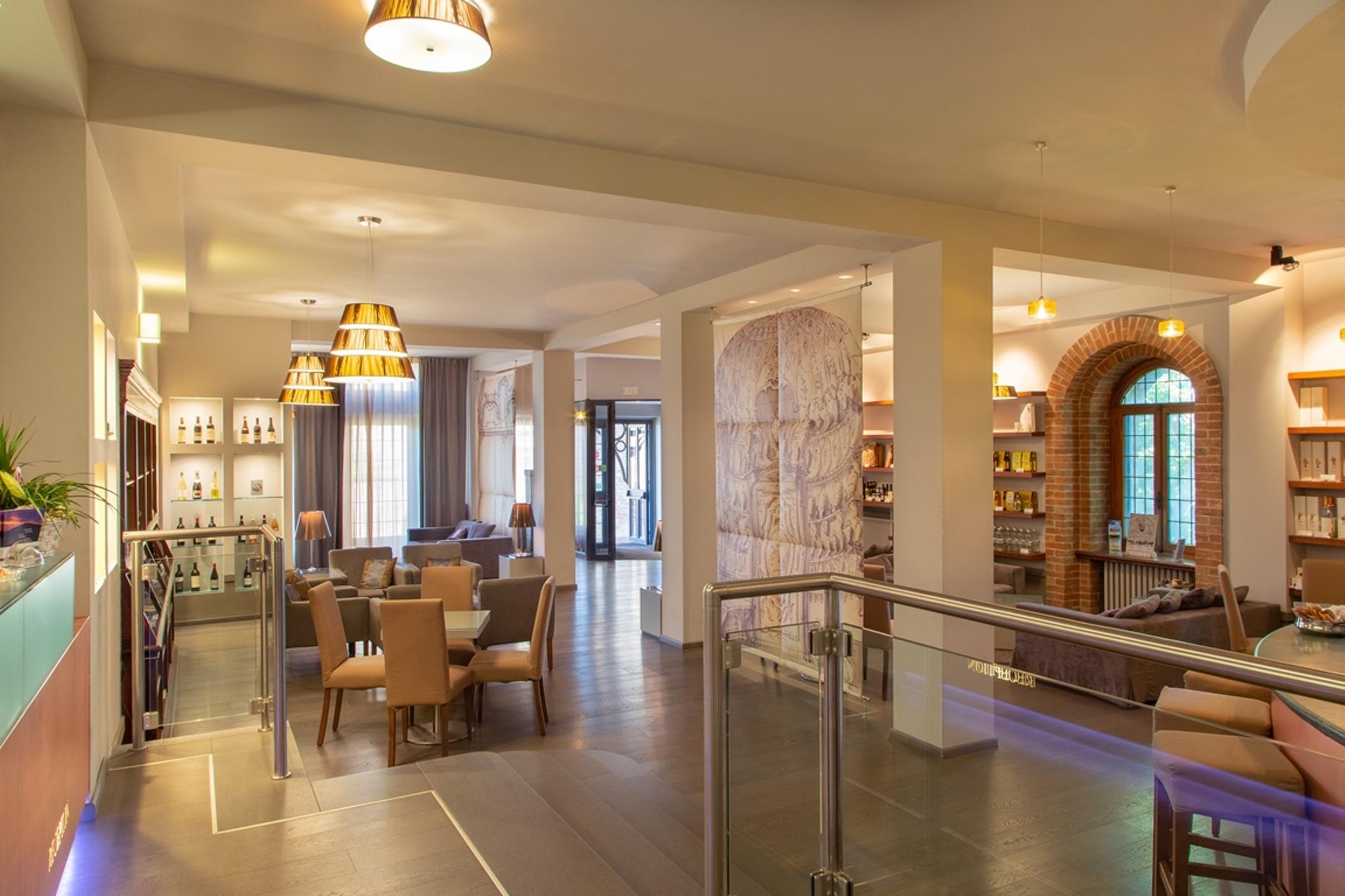Hotel Castello Di Santa Vittoria Santa Vittoria d'Alba Ngoại thất bức ảnh