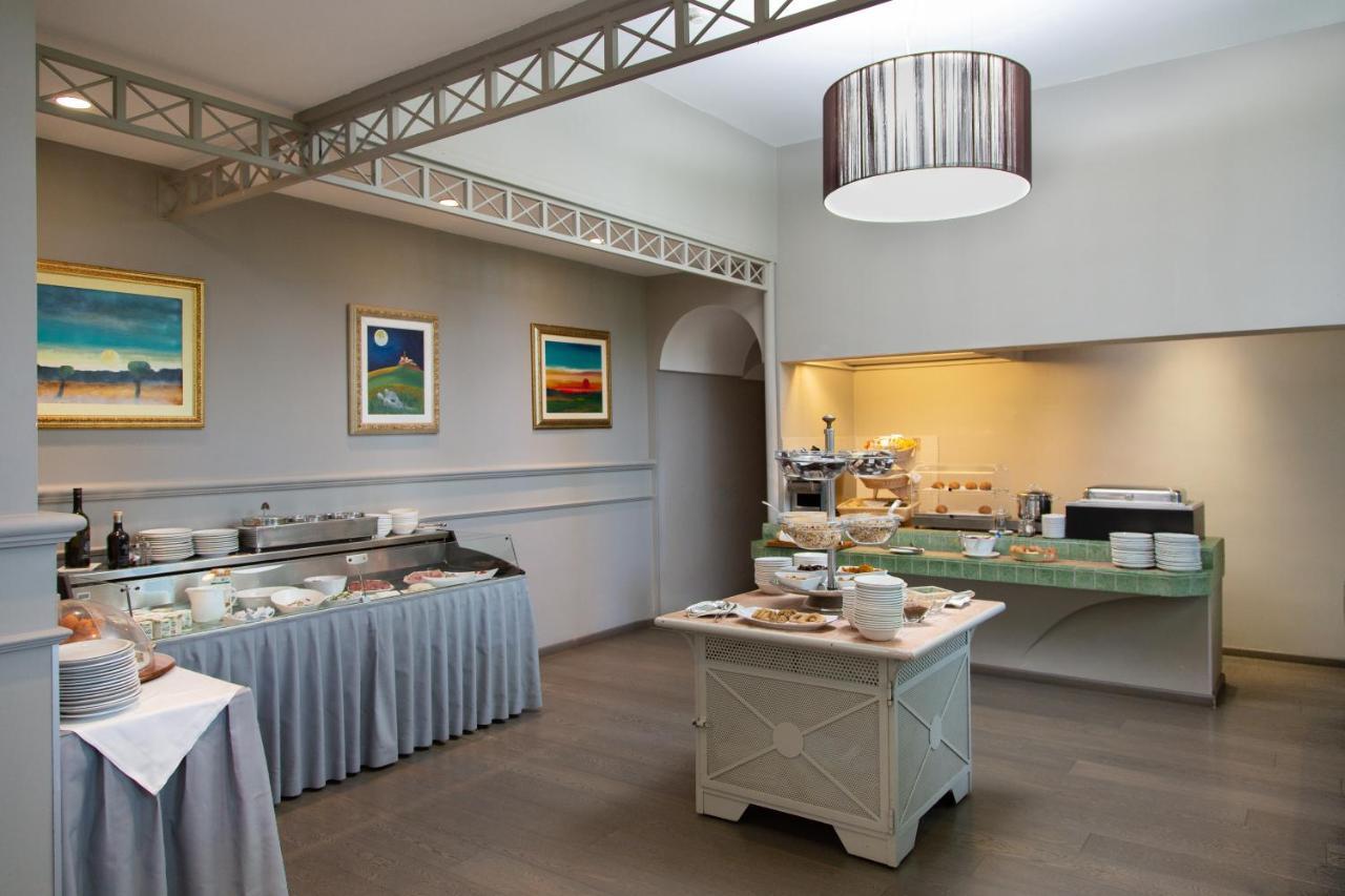 Hotel Castello Di Santa Vittoria Santa Vittoria d'Alba Ngoại thất bức ảnh