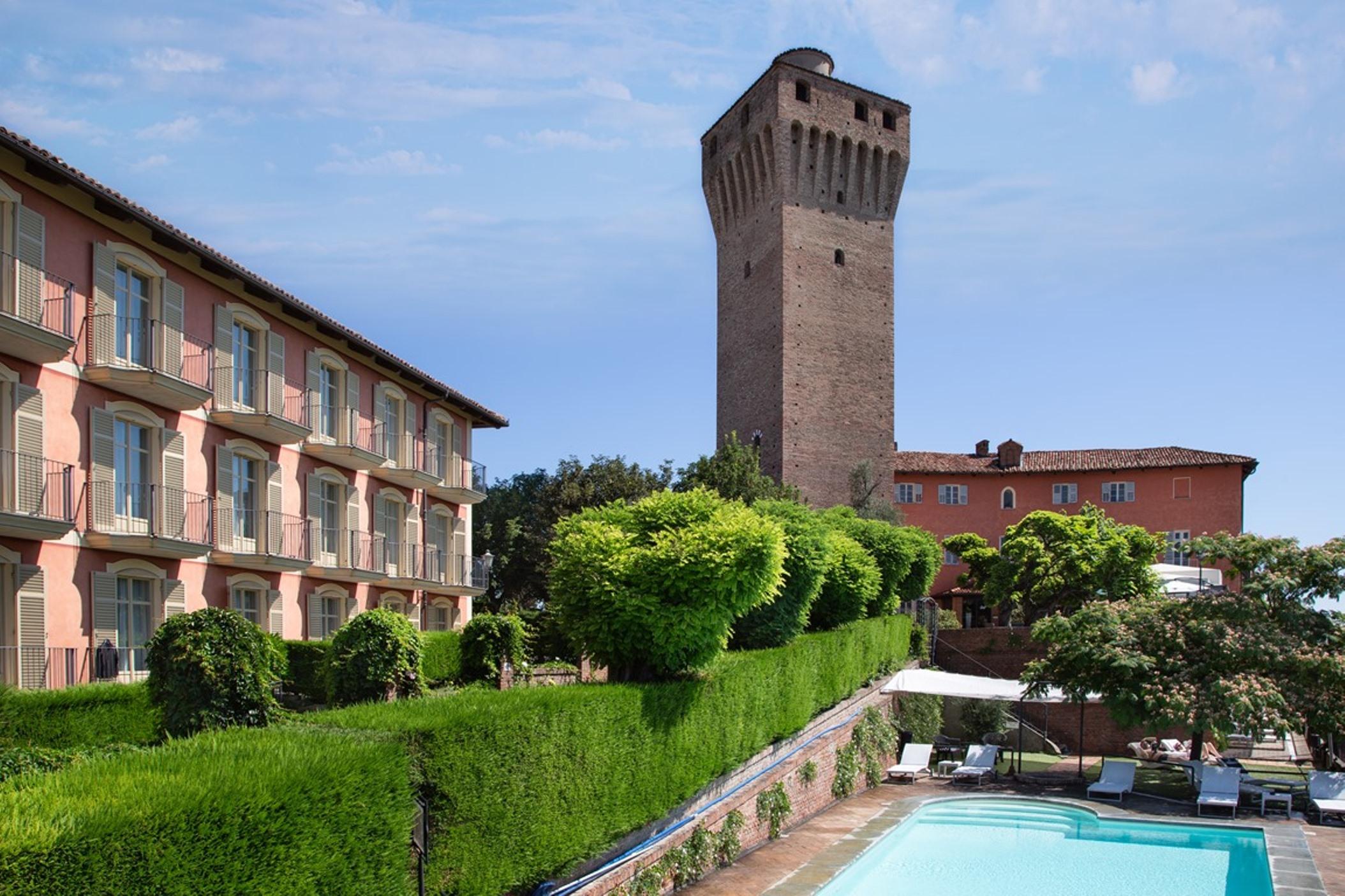 Hotel Castello Di Santa Vittoria Santa Vittoria d'Alba Ngoại thất bức ảnh