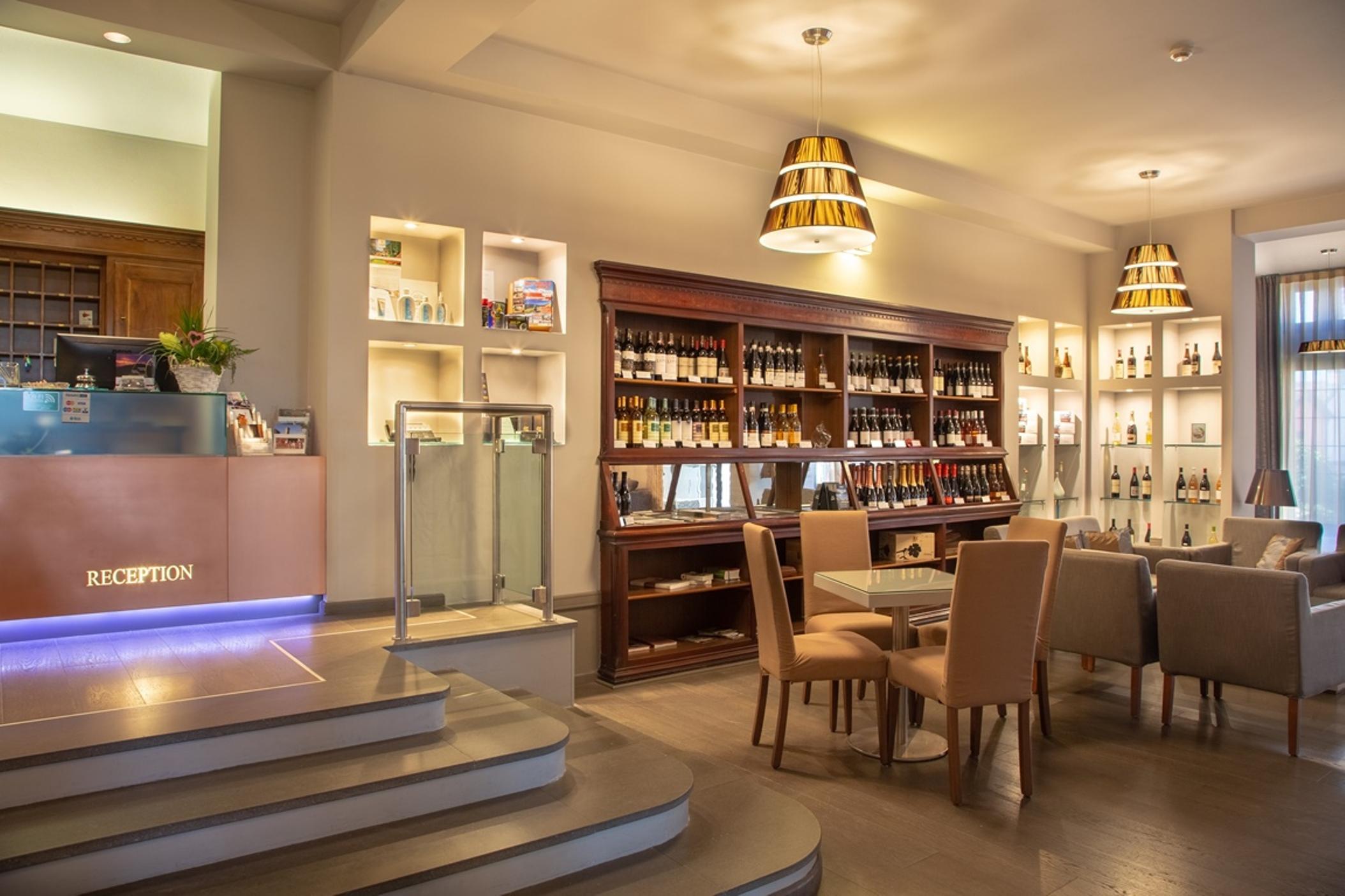 Hotel Castello Di Santa Vittoria Santa Vittoria d'Alba Ngoại thất bức ảnh