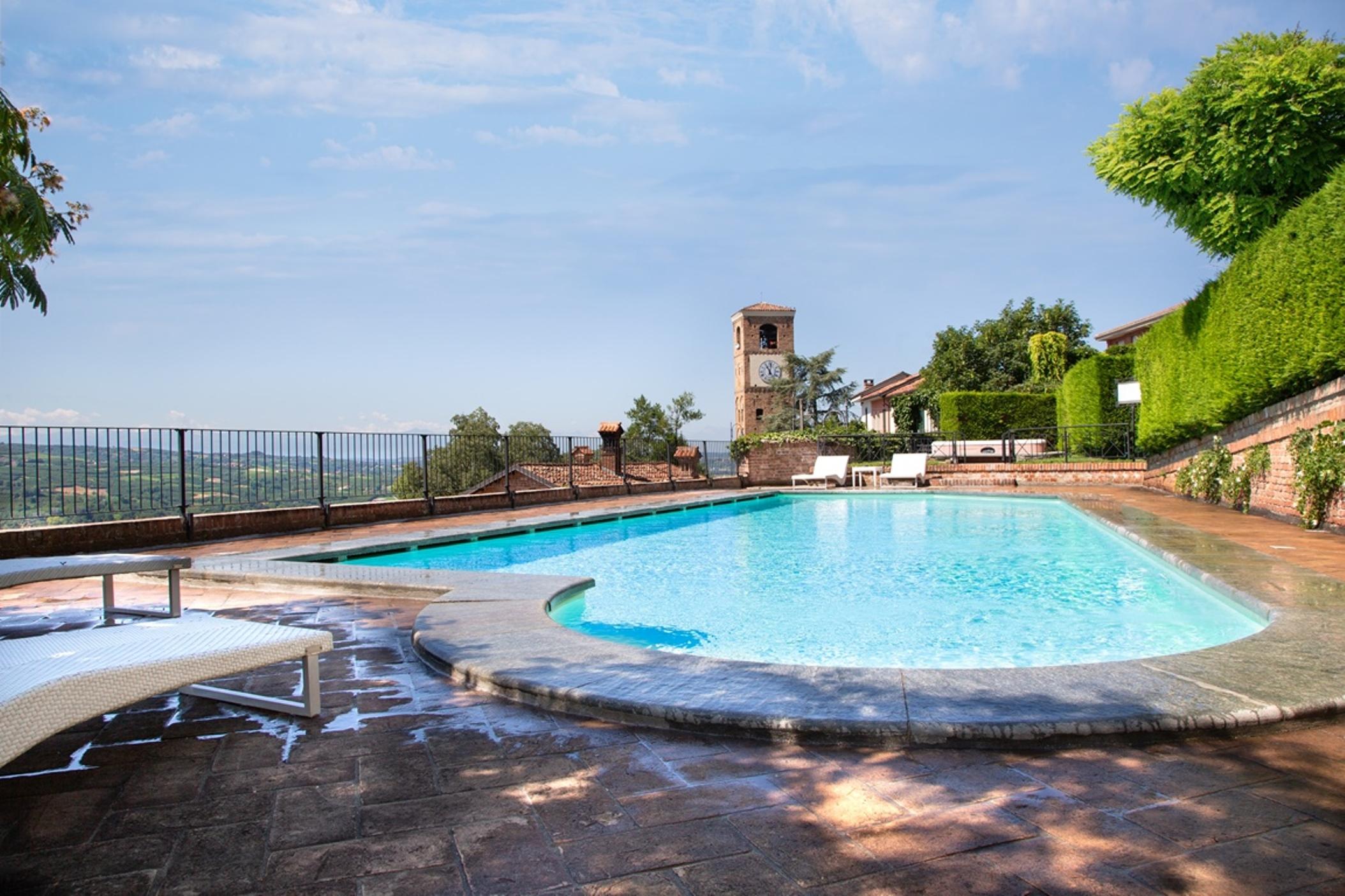 Hotel Castello Di Santa Vittoria Santa Vittoria d'Alba Ngoại thất bức ảnh