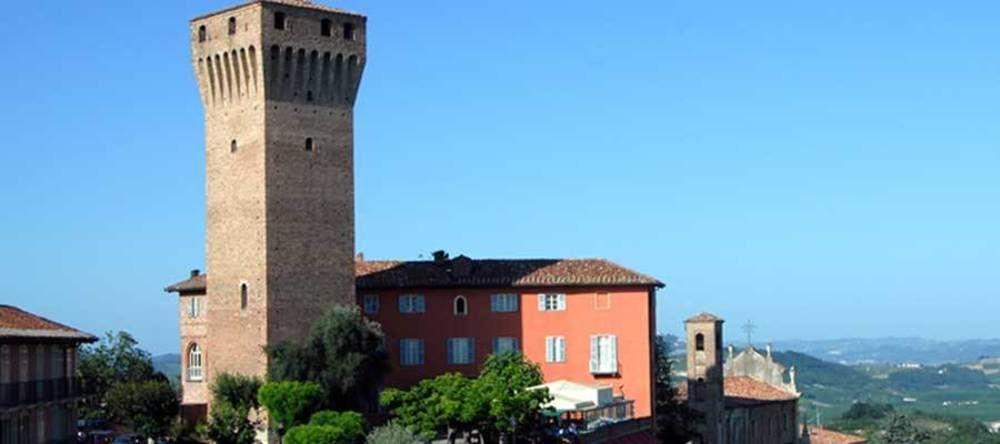 Hotel Castello Di Santa Vittoria Santa Vittoria d'Alba Ngoại thất bức ảnh
