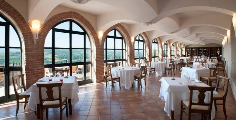 Hotel Castello Di Santa Vittoria Santa Vittoria d'Alba Ngoại thất bức ảnh