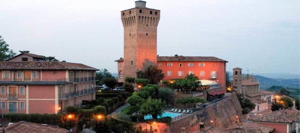 Hotel Castello Di Santa Vittoria Santa Vittoria d'Alba Ngoại thất bức ảnh