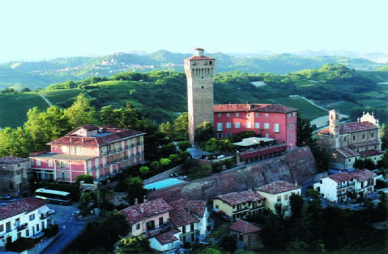 Hotel Castello Di Santa Vittoria Santa Vittoria d'Alba Ngoại thất bức ảnh